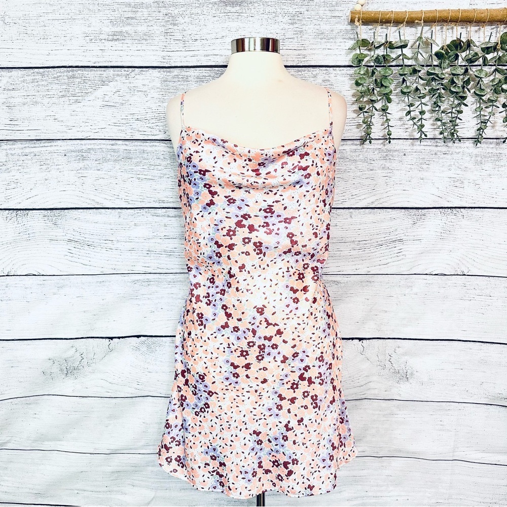 3/$22🩶 Lola Grace Multicolor Floral Sleeveless Satin Dress Sleeveless Cute M - Picture 3 of 9